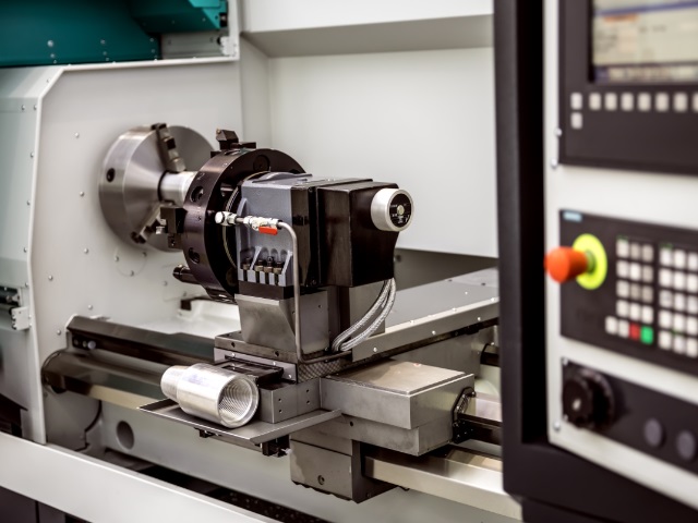 Exploring the key features of a CNC milling machine 
